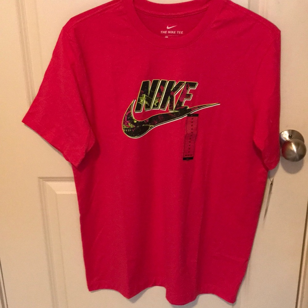 Men’s Nike T-Shirt. NWT.